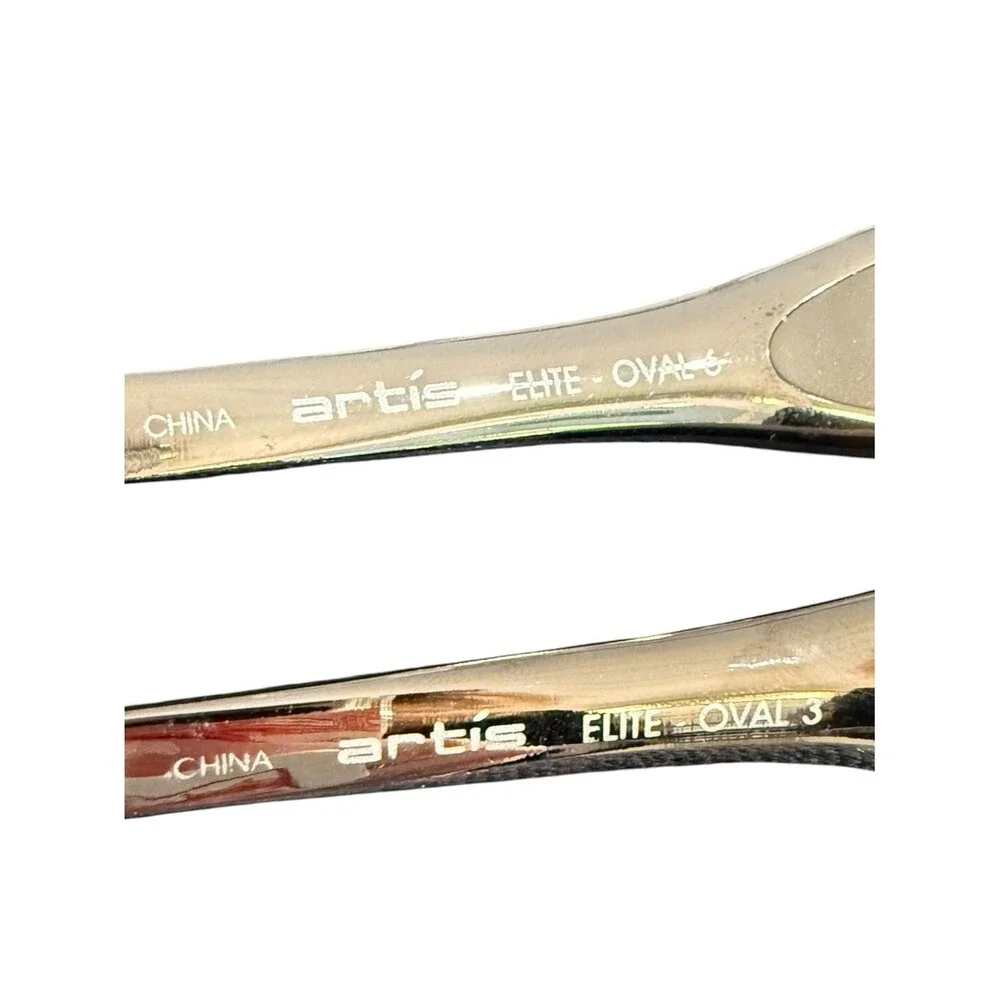 Artis Makeup Brushes Elite Oval 3 & Elite Oval 6 plus Cleaning Pad.
